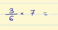 Examplo de multiplicação de frações com um número inteiro.